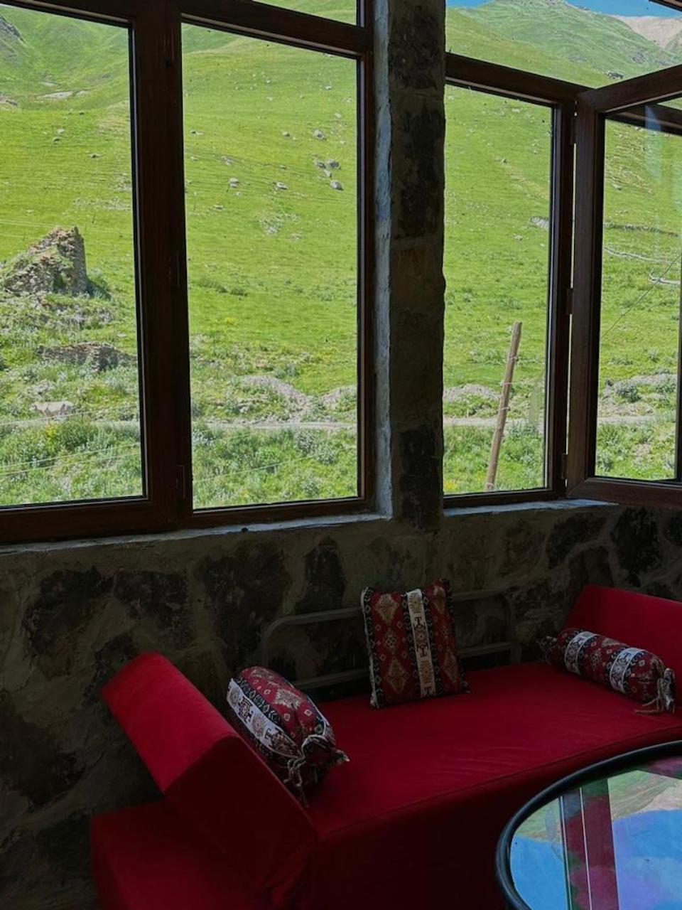 Hotel Nanila Ushguli Esterno foto