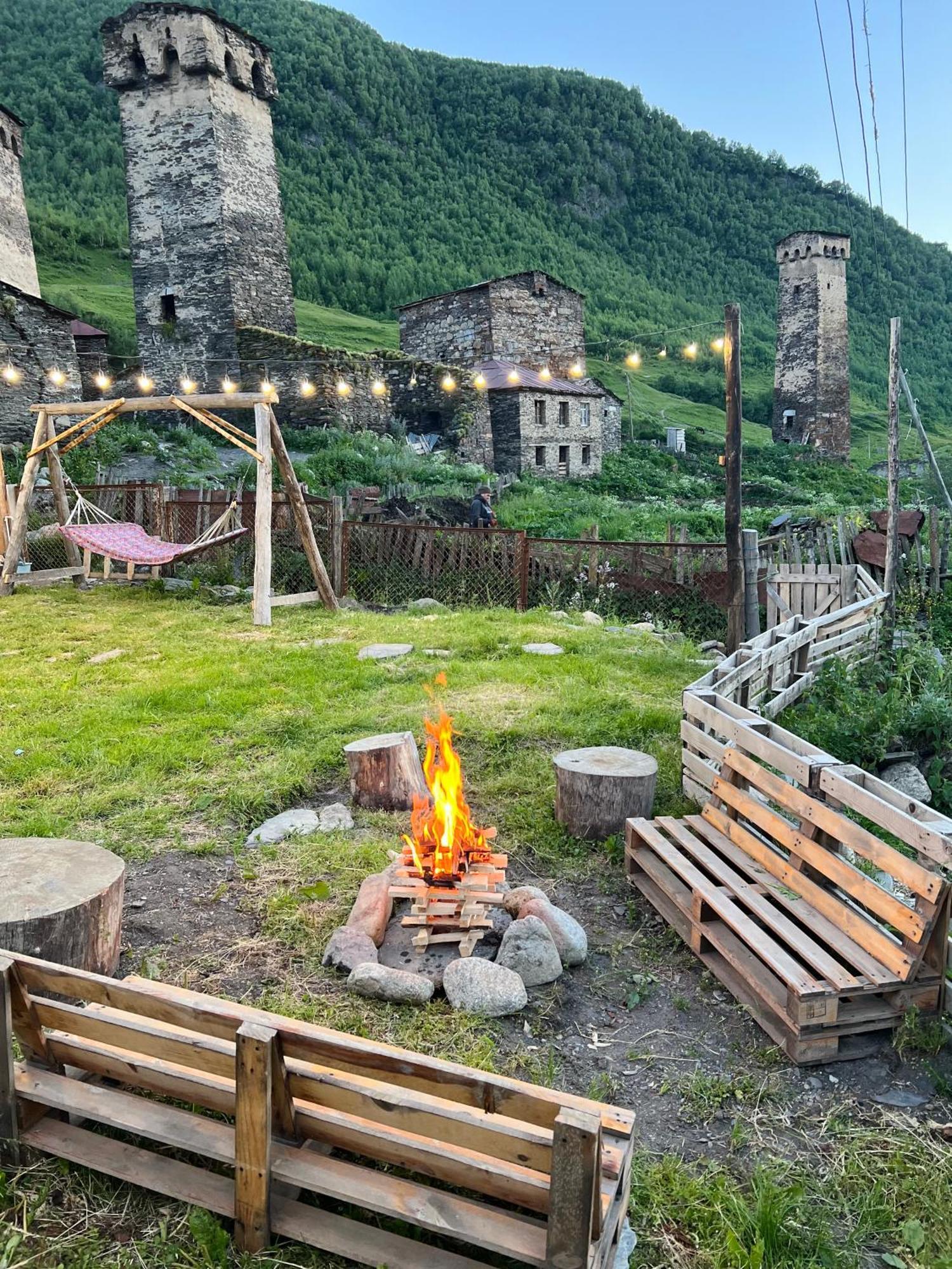 Hotel Nanila Ushguli Esterno foto